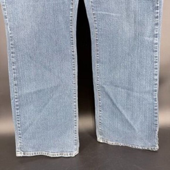 Levi Plus Jeans 22 W Boot Cut 31'' Inseam Medium Wash Stretchy - Picture 7 of 9